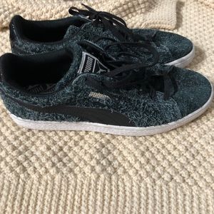 PUMA Sneakers
